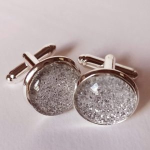 Boutons de manchette gris
